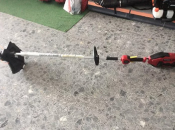 Desbrozadora a batería Honda. Modelo HHTE 38be con batería y cargador de bateria.