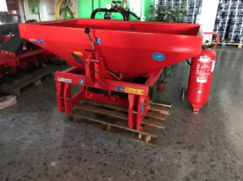 Venta de Abonadora Kuhn 1.000 kg. Nueva, a estrenar.